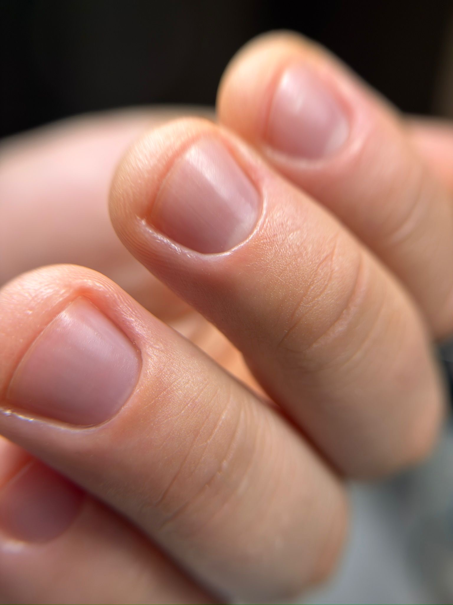 Zadbane paznokcie po manicure męskim w AS Salon Beauty