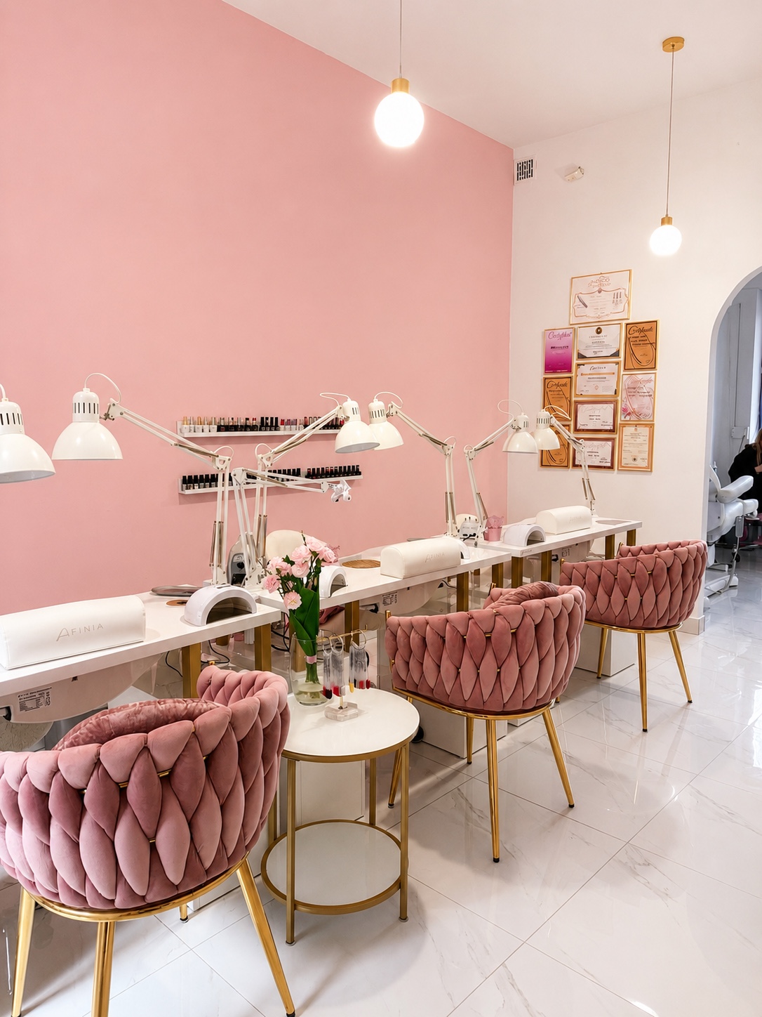 Różowe wnętrze AS Salon Beauty w Lublinie
